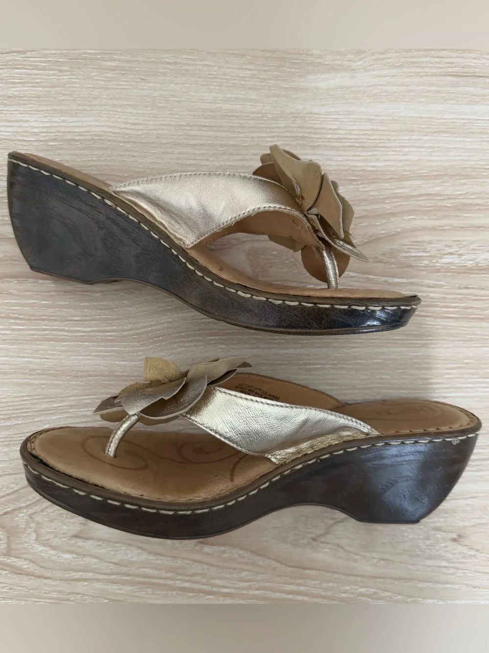 Born 9 Foil Floral Sandal Wedges Resort Vacation Getaway
